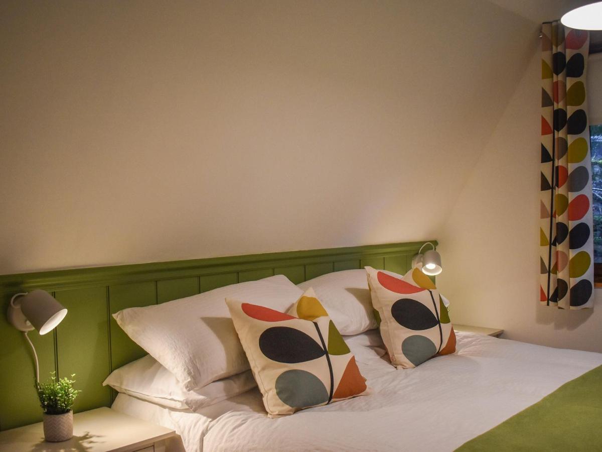 Pine Needle Lodge Kilfinnan エクステリア 写真